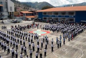 SUSPENDEN CLASES PRESENCIALES EN PROVINCIAS DE CAJAMARCA Y JAÉN POR CONTAGIOS DE COVID-19 EN COLEGIOS