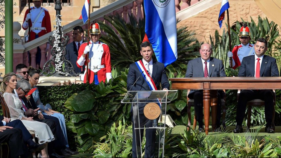 «Celebramos la victoria de la libertad y la democracia»: Santiago Peña asume la presidencia de Paraguay