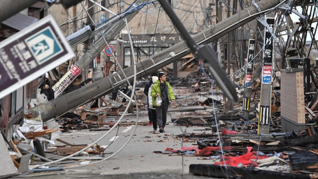 Cientos de personas están aisladas en Japón tras terremoto que ha dejado 78 muertos