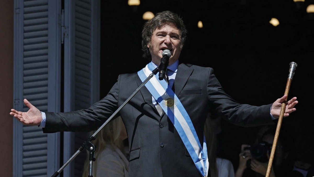 Presidente Javier Milei califica de «idiotas útiles» a sus opositores en Argentina