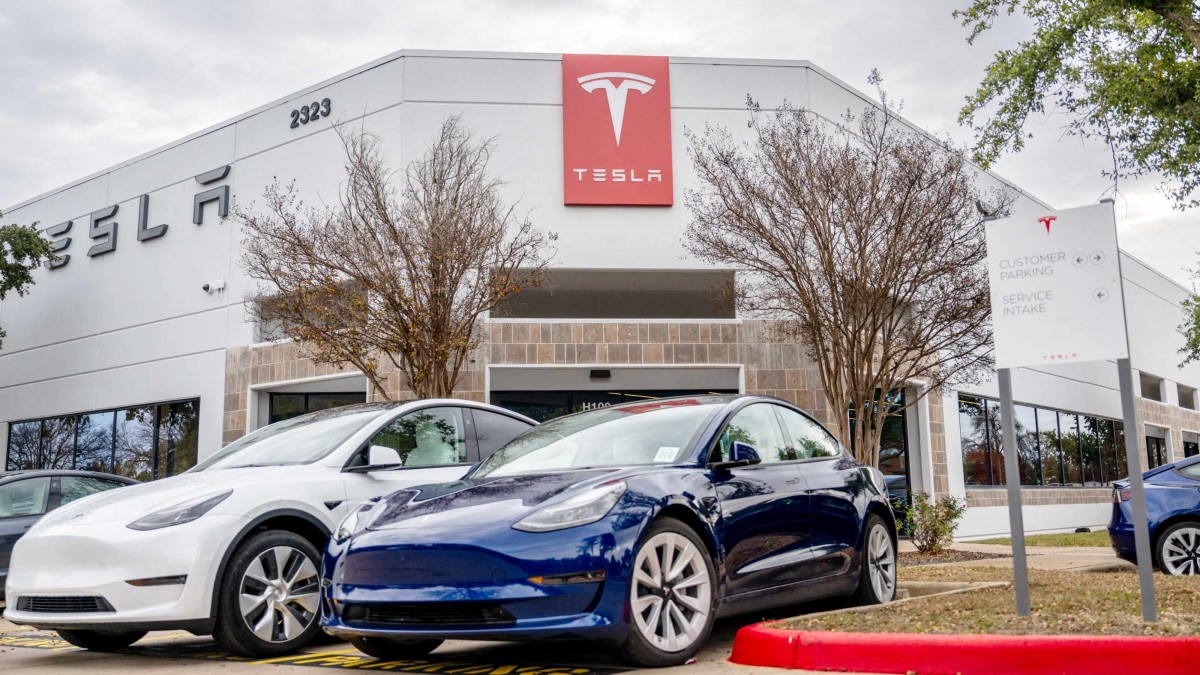 «Aumenta el riesgo de un accidente»: Tesla llama a la revisión de más de 2 millones de vehículos en Estados Unidos