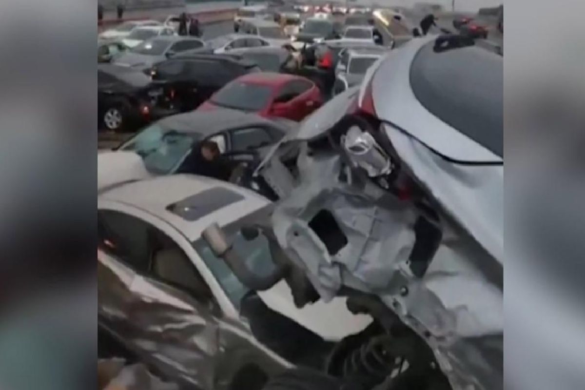 VIDEO: Carambola de 100 autos en China se vuelve viral