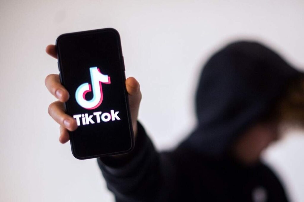 Niño muere de un infarto por hacer un reto viral de TikTok