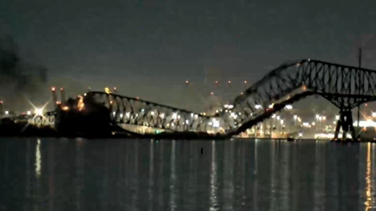 EE.UU.: Colapsa puente Francis Scott Key en Baltimore tras colisión de barco con uno de sus pilares