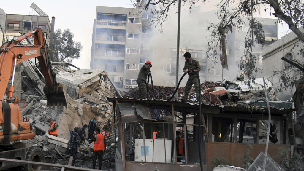 Cómo puede Irán responder al ataque israelí contra su Consulado en Siria