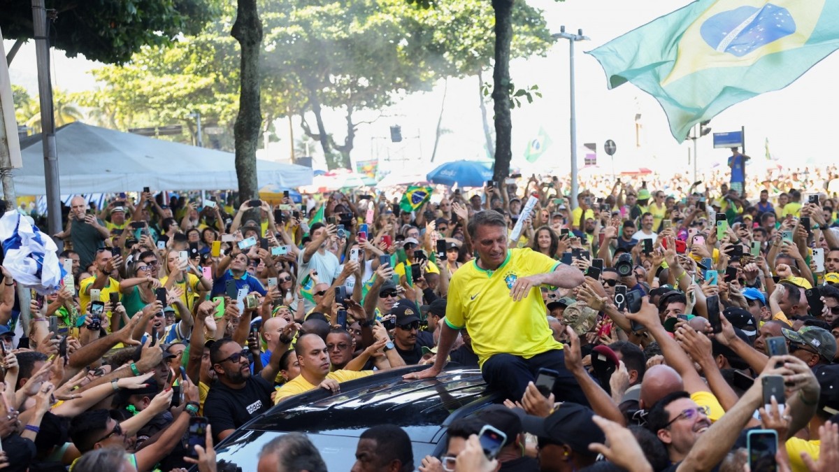 Bolsonaro congrega a miles de personas en Copacabana y elogia a Elon Musk: «Preserva la libertad para todos nosotros»
