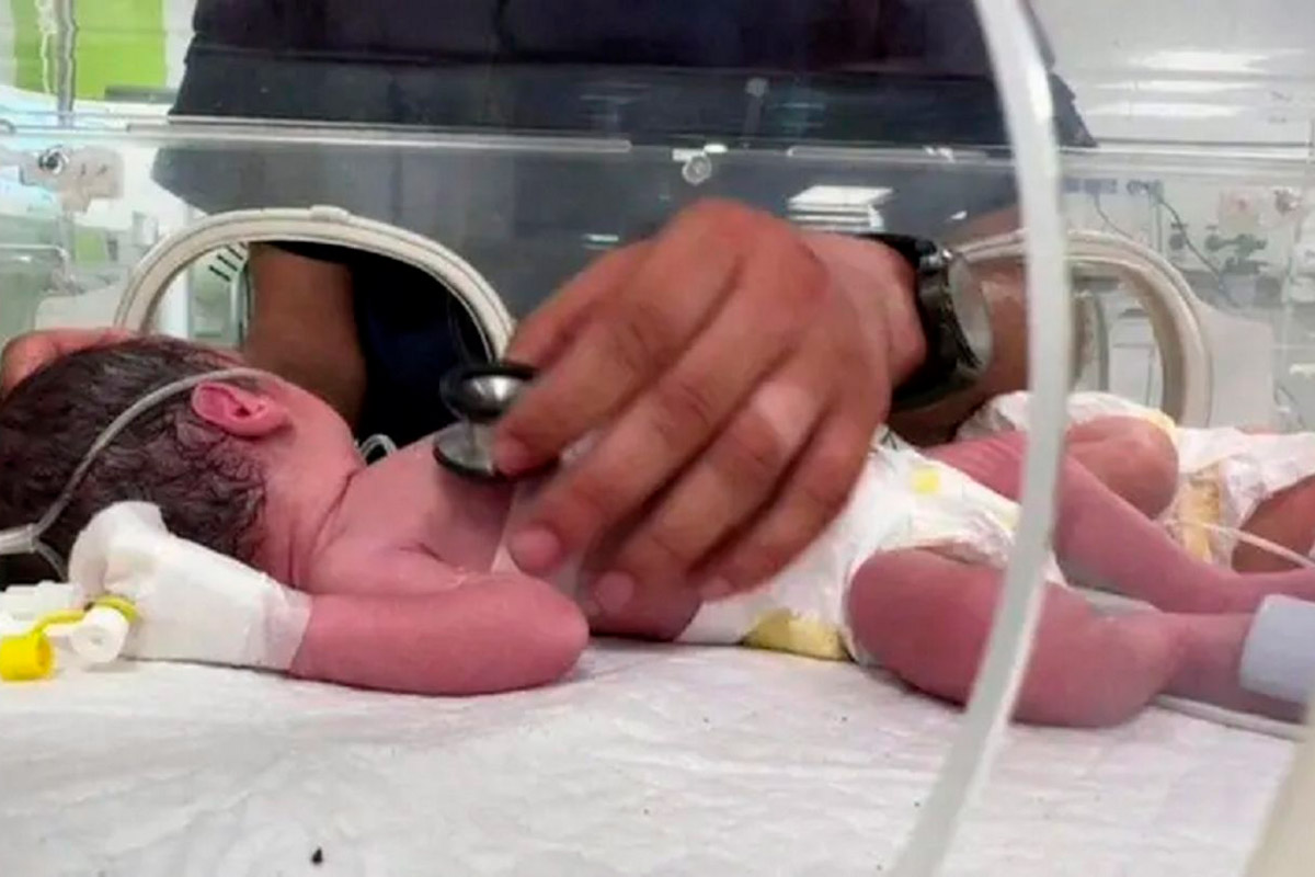 Bebé rescatada en Gaza muere tras una cesárea de emergencia