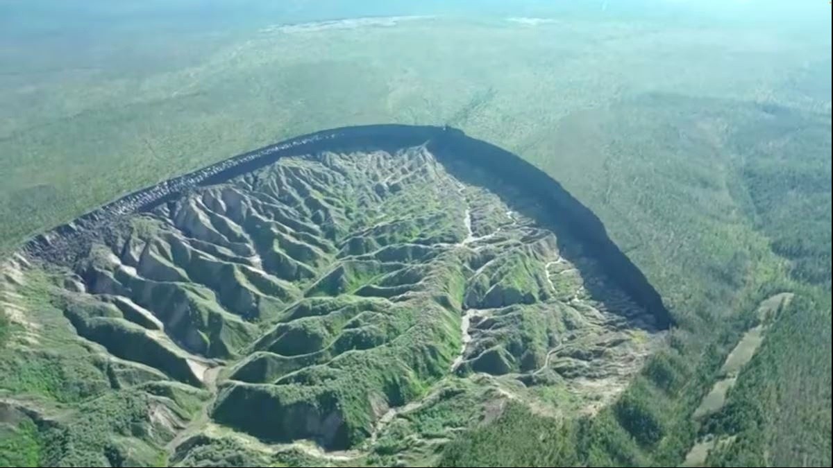 «Puerta de entrada al infierno» sigue creciendo: Así ha aumentado el cráter de Batagaika en la última década
