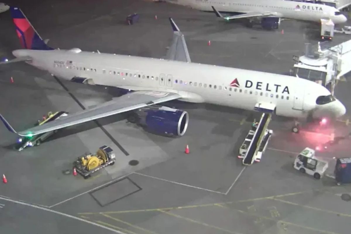 VIDEO: Avión de Delta despega de Cancún y se incendia llegando a Estados Unidos