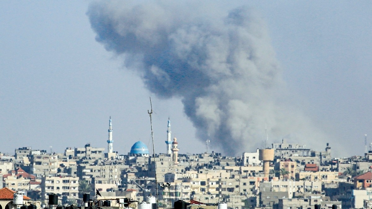 Ataque de Israel a campamento palestino en Rafah deja 35 muertos y al menos 50 heridos