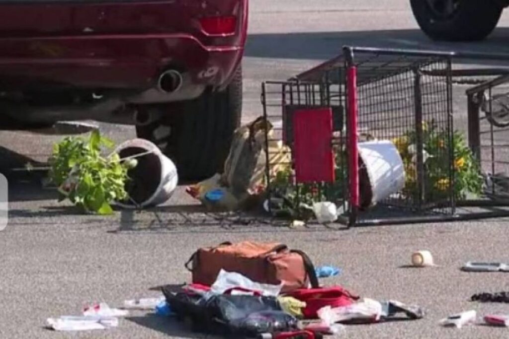 Niño asesinado en estacionamiento de supermercado, su mamá acomodaba compras