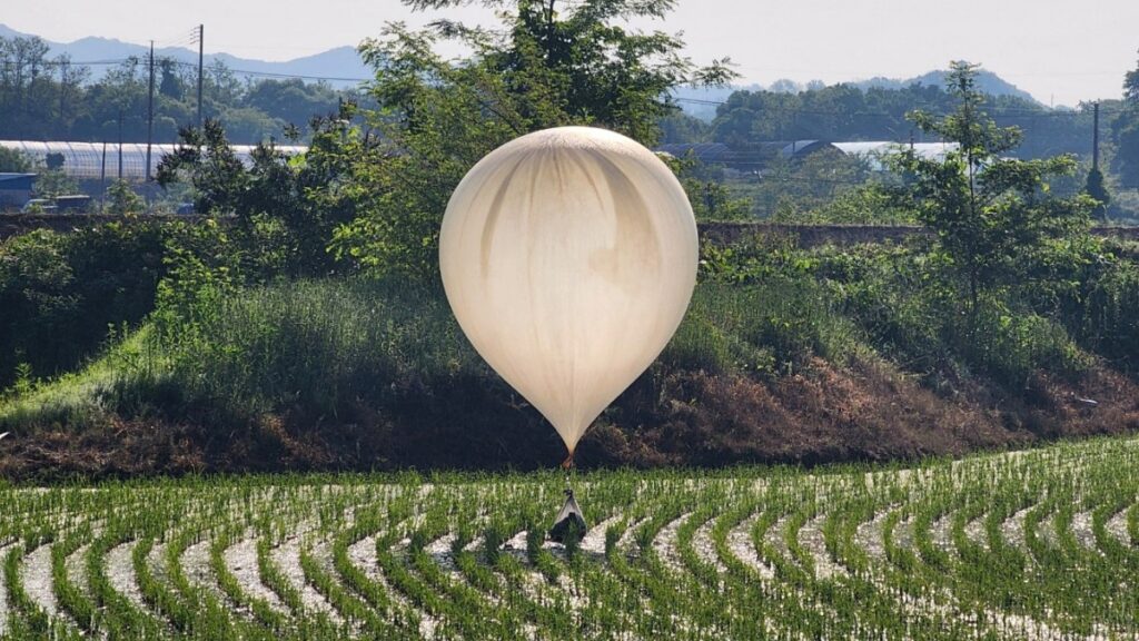 «Regalos sinceros»: Corea del Norte vuelve a enviar globos con basura a Corea del Sur