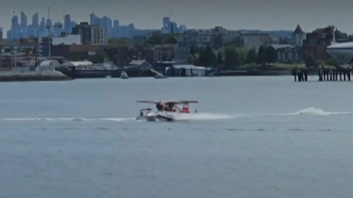 Video capta impactante choque entre un hidroavión y una embarcación en Canadá