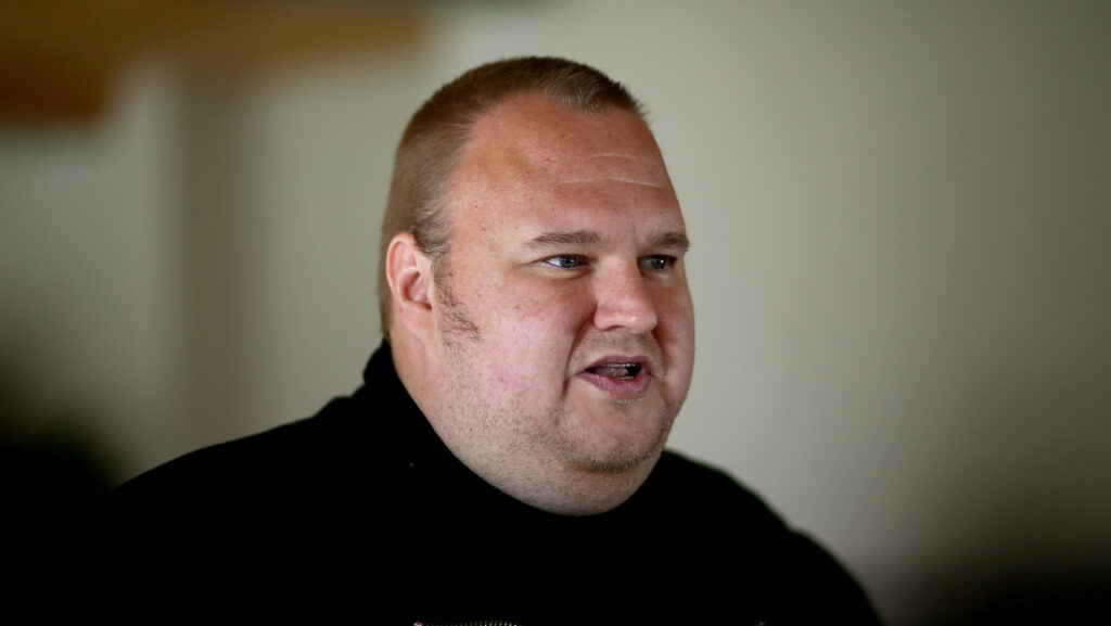 Kim Dotcom: EAU congela la compra de 80 cazas franceses tras la detención de Dúrov