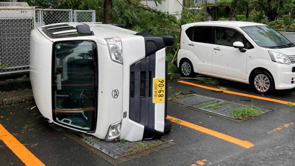 Tres muertos por Tifón en Japón: «Riesgo de catástrofes debido a fuertes lluvias podría aumentar este viernes»