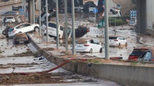 España continúa buscando víctimas tras las «inundaciones del siglo»