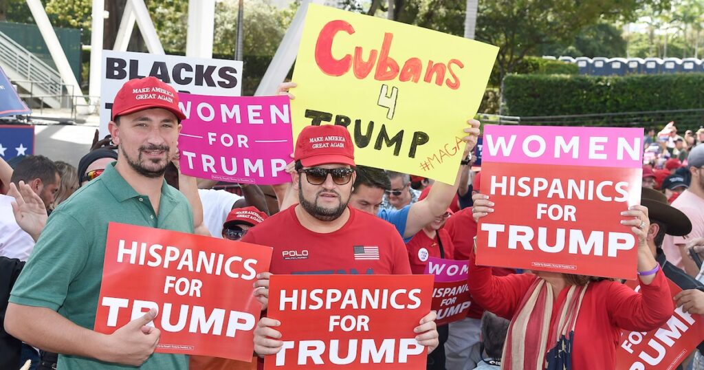 Por qué los latinos dejaron de apoyar masivamente a los demócratas y se volcaron por Donald Trump