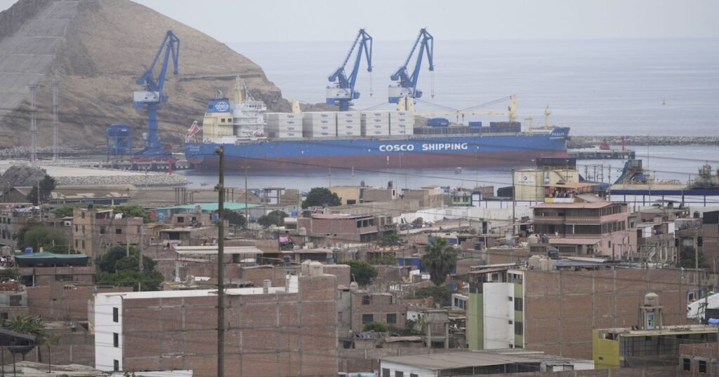 Un asesor de Trump sugirió aplicar un arancel del 60% a cualquier producto que pase por el nuevo puerto construido por el régimen chino en Perú