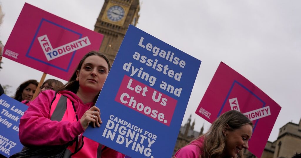 El proyecto de ley para legalizar la muerte asistida en Inglaterra y Gales enfrenta un acalorado debate parlamentario