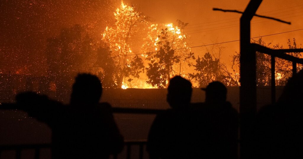 Detuvieron a otras cuatro personas por los incendios forestales que devastaron a Chile