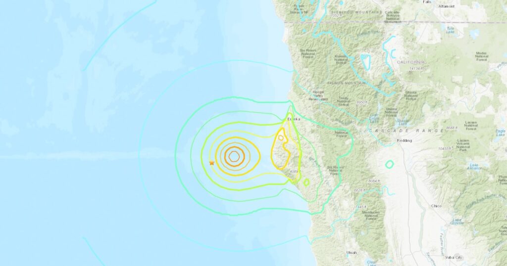 Sismo de magnitud 7 sacude el norte de California; levantan la alerta de tsunami