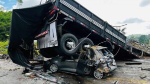 Tragedia en Brasil: Suben a 32 la cantidad de muertos en accidente de bus que se registró en el sureste del país