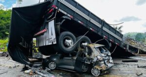 Trágico accidente de un ómnibus en Brasil: hay al menos 38 muertos