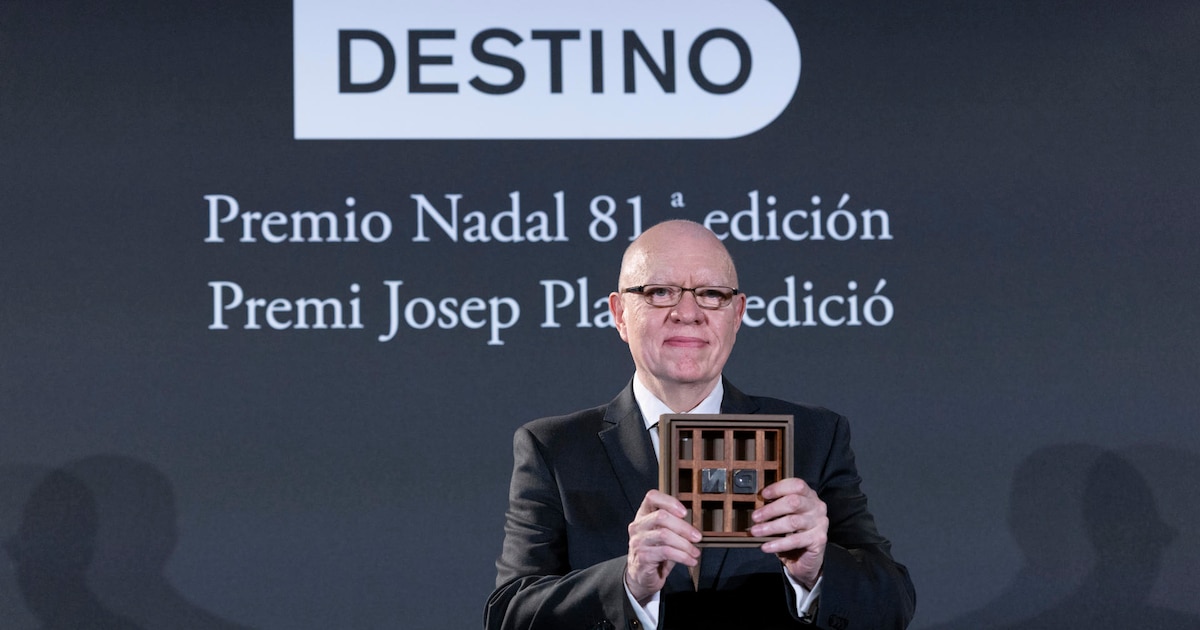 Fernández Díaz ganó el Premio Nadal con una novela sobre el secreto de su padre, español y silencioso