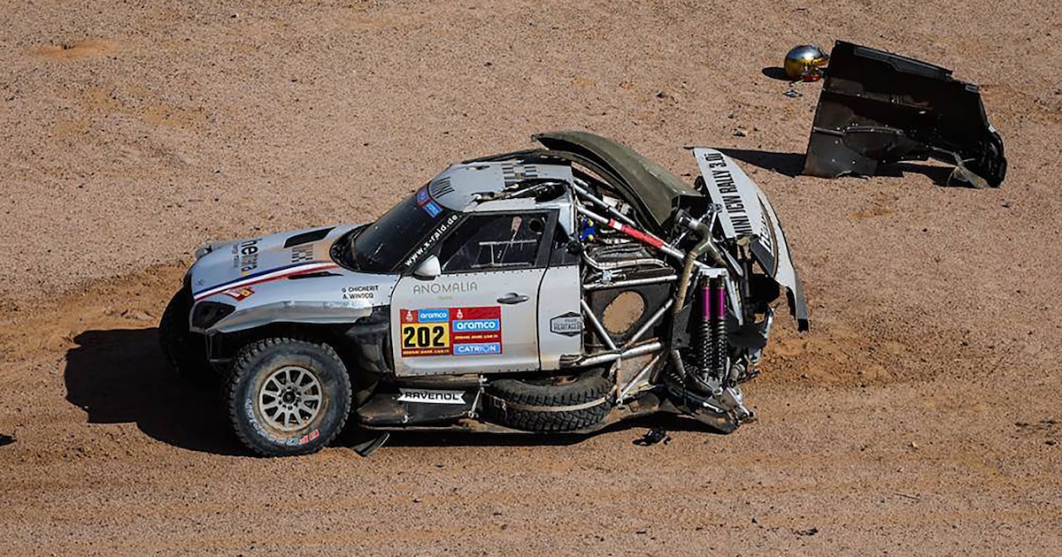 Grave accidente en el Rally Dakar: perdió el control del coche, volcó y debió ser evacuado en helicóptero