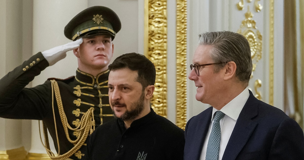 Un dron ruso sobrevoló el lugar de la reunión entre Starmer y Zelensky en Kiev y provocó disparos antiaéreos