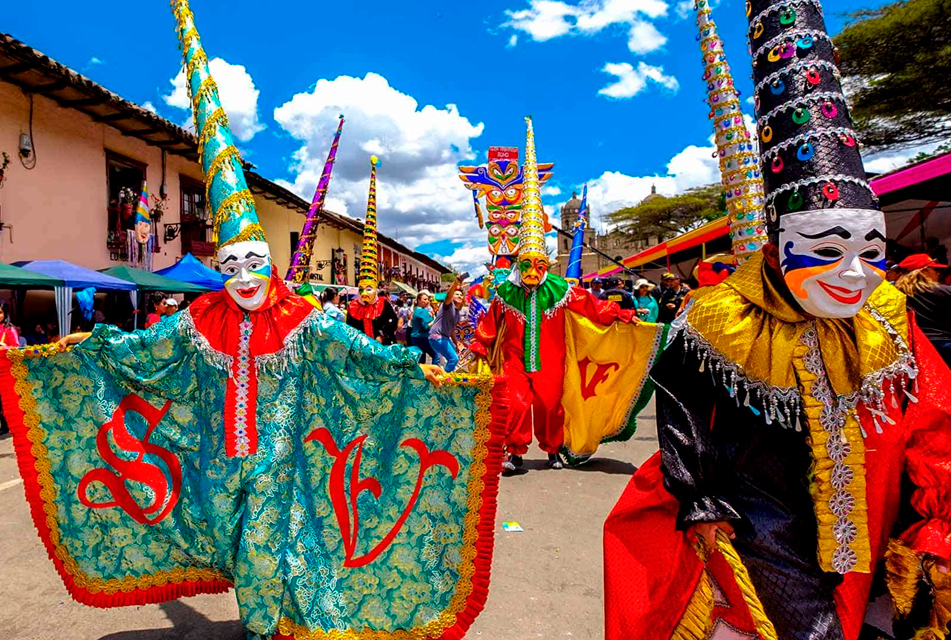 MINCETUR FELICITA A ORGANIZADORES DEL CARNAVAL DE CAJAMARCA POR BRINDAR UN SERVICIO DE CALIDAD