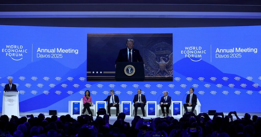 Donald Trump habló en el Foro de Davos: “Mi mensaje es muy sencillo, vengan a fabricar su producto en Estados Unidos”