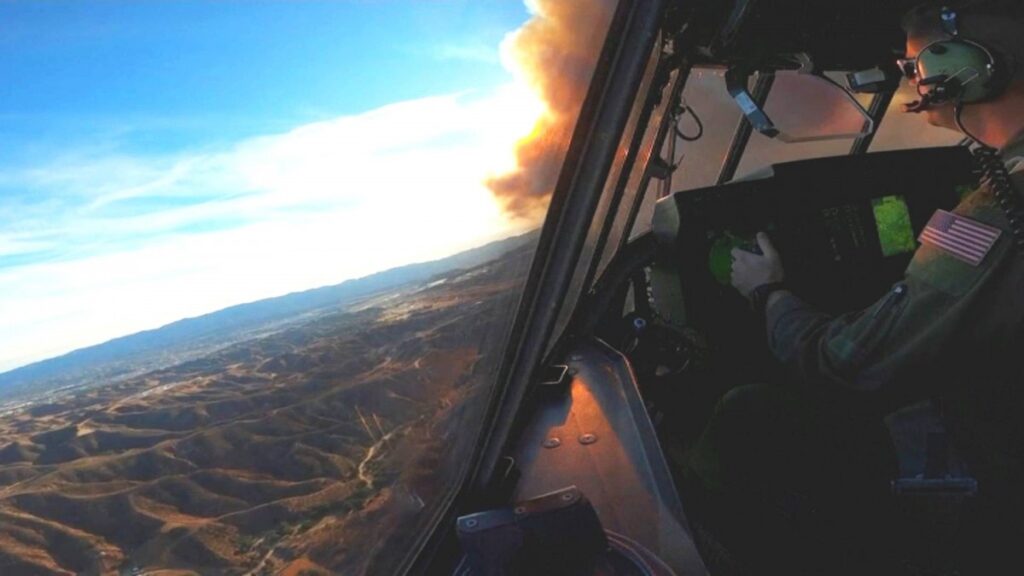 Video muestra cómo opera el avión Super Hercules que combate los incendios en Los Ángeles