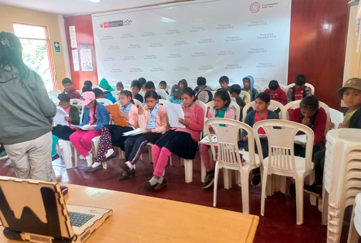 CAJAMARCA: NIÑOS DE NAMORA INICIARON TALLERES VACACIONALES DE COMPUTACIÓN Y FÚTBOL EN TAMBO HUAYÁN