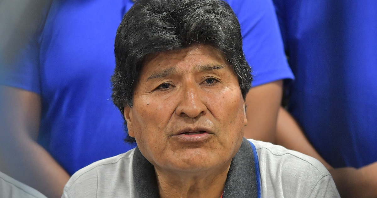 Tensión en Bolivia: seguidores de Evo Morales cavaron pozos para impedir que aviones aterricen para detenerlo