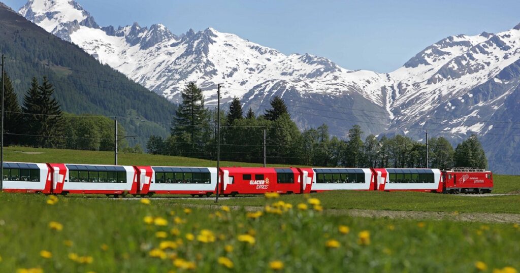 Las 9 rutas en tren más espectaculares del mundo: viajes entre montañas, costas y ciudades históricas