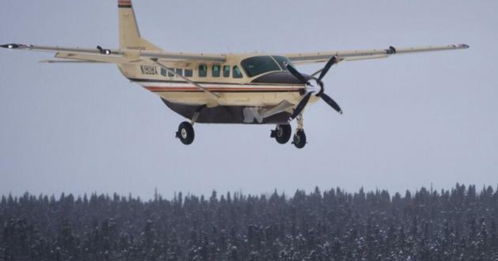 Un avión comercial con diez personas a bordo desapareció en Alaska mientras volaba sobre el estrecho de Norton