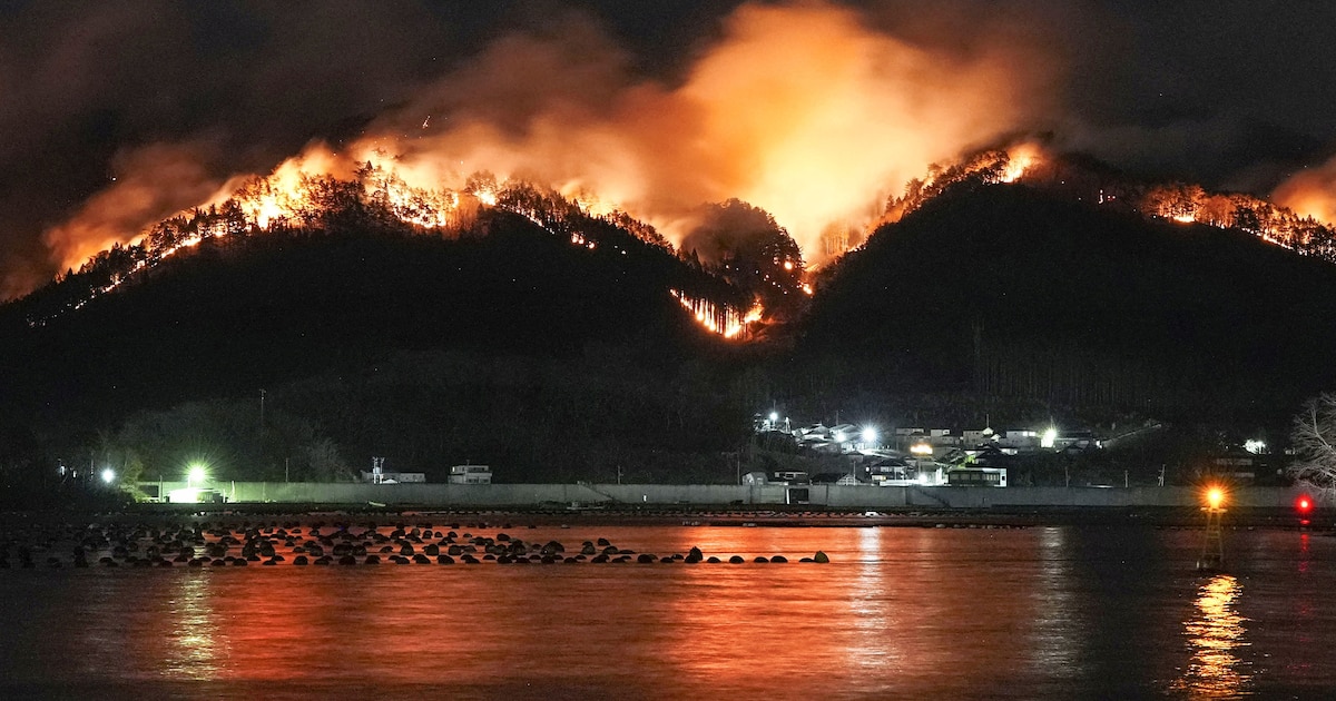 La lluvia y la nieve ofrecen un foco de esperanza en el peor incendio forestal de Japón en 50 años