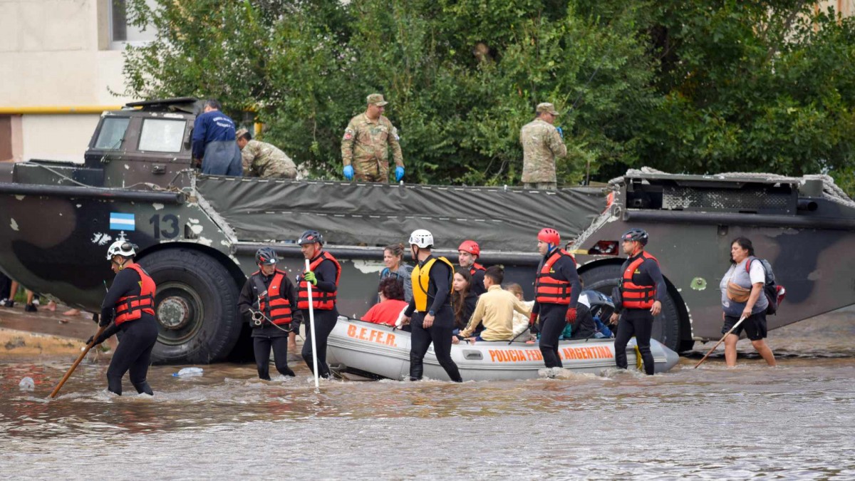 Tragedia en Argentina: Aumentan a 13 los muertos por fuerte temporal en la ciudad de Bahía Blanca