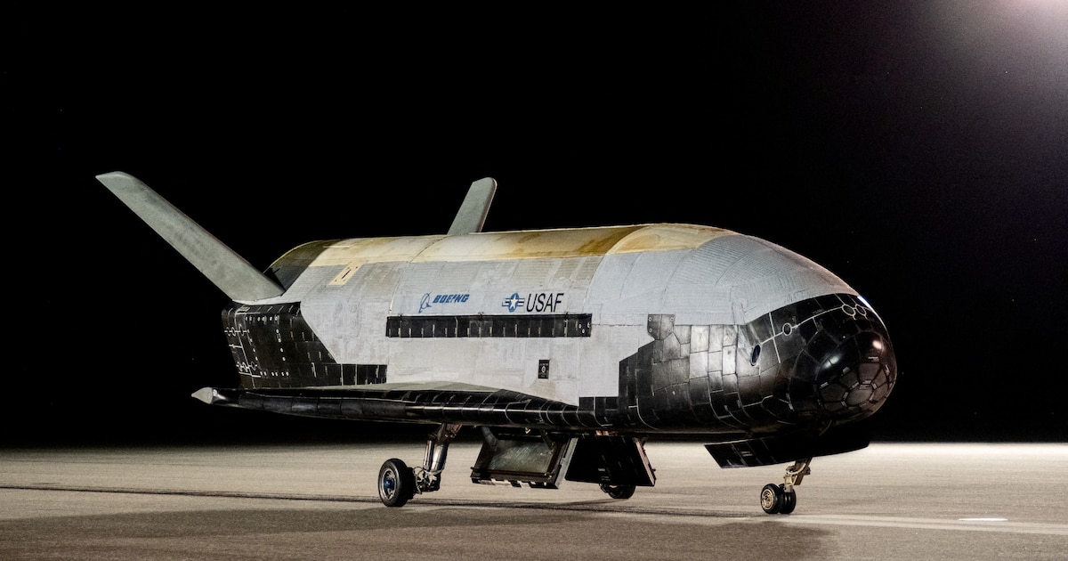 Este es el avión de la Fuerza Espacial de EEUU que pasó 434 días en órbita en una misión secreta