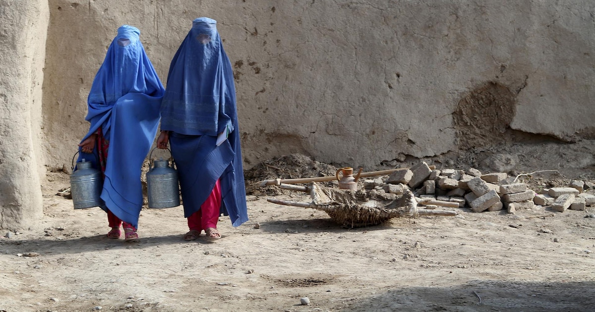 La nueva policía de la moral en Irán: vigila a las mujeres con drones y cámaras para detectar quiénes no usan velo