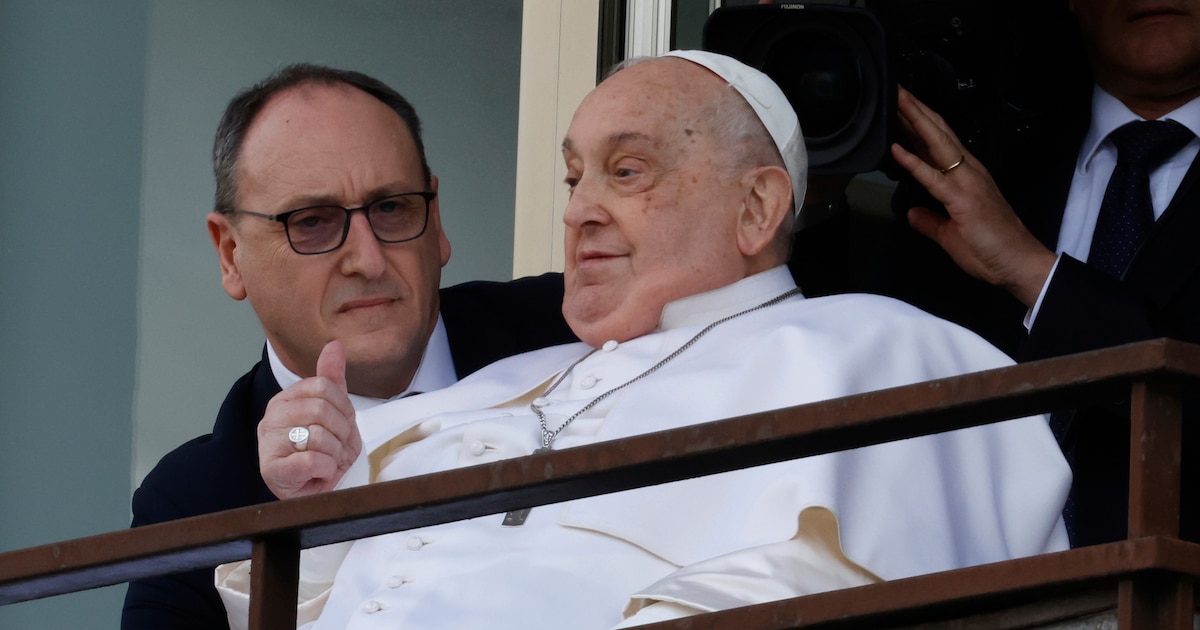 El médico que trató al papa Francisco en el hospital Gemelli: “Hubo que elegir entre dejarlo ir o probar con todo”