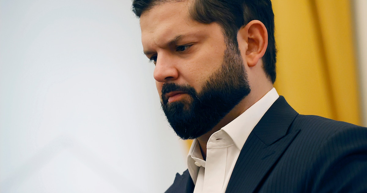 Gabriel Boric declaró ante la fiscalía en la causa por la fallida compra de la casa de Salvador Allende