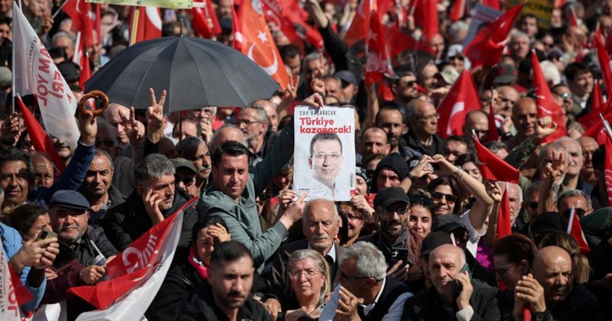 La oposición turca lanzó una campaña nacional para exigir elecciones anticipadas y la excarcelación del alcalde Ekrem Imamoglu
