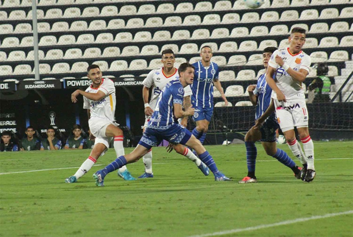 DEBUT CON DERROTA EN LA SUDAMERICANA