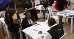 El Consejo Nacional Electoral suspendió la votación de los ecuatorianos en Venezuela por problemas logísticos