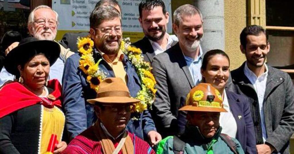 El opositor boliviano Samuel Doria Medina inscribió la alianza Unidad para competir en las elecciones presidenciales de agosto