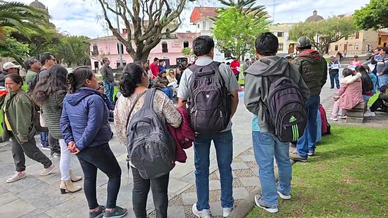 Reclamos y respaldo de maestros de Cajamarca por reglamentación de ley 3239
