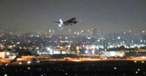 Aeropuerto Jorge Chávez: Pasajeros retenidos por horas dentro de avión debido a falta de buses