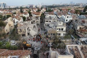 Última oleada de ataques iraníes en Israel deja más de 150 de heridos y 5 muertes